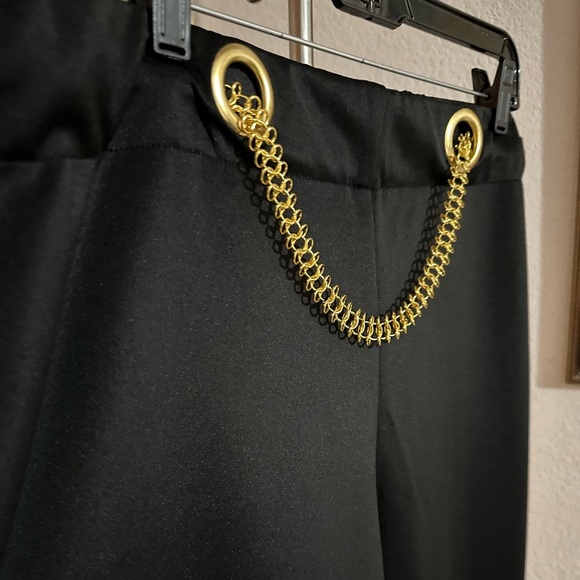 It’s chain link-embellished pants size 3X - Picture 3 of 8